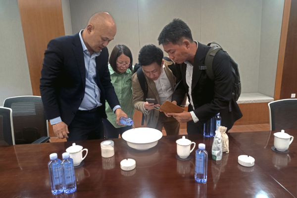 世界500強公司伊藤忠商事株式會社蒞臨國投盛世沸石產業基地考察合作