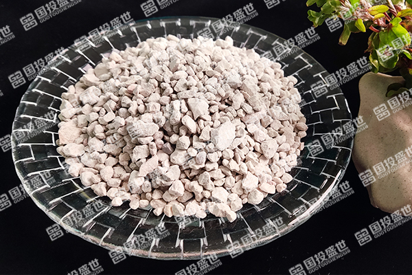 沸石粉與沸石顆粒：特性與應用的比較