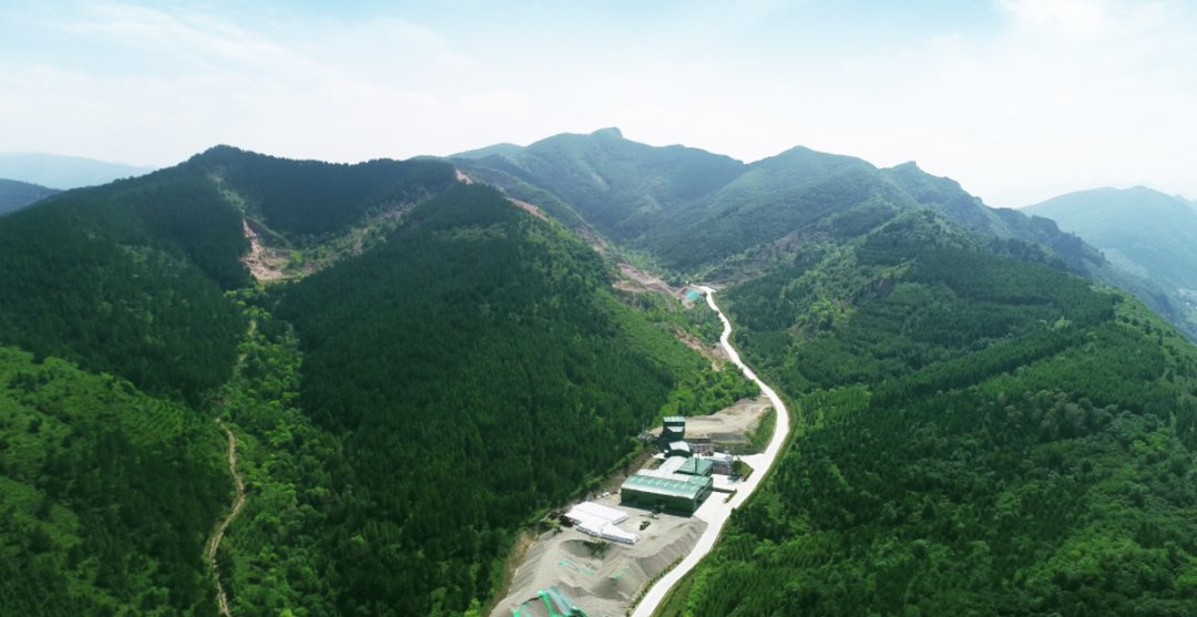 國(guó)投盛世董事長(zhǎng)劉嚴(yán)蓬出席亞洲涂料油墨聯(lián)合會(huì)成立大會(huì)