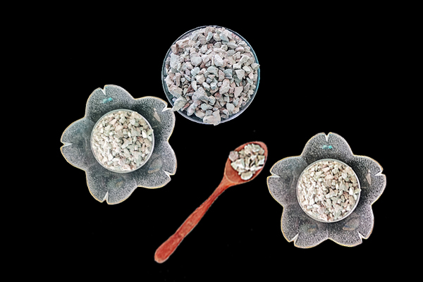 養(yǎng)大閘蟹時加入沸石有何益處？